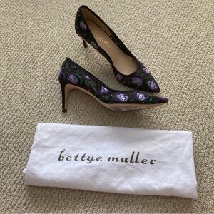 Bettye Muller Purple Embroidered Flowers Women's High Heels Size 7.5 Shoes EUC